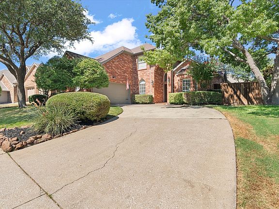 2nd image of 2710 Parkside Ln