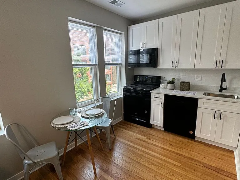 Leland Albany Commons — Photo 127