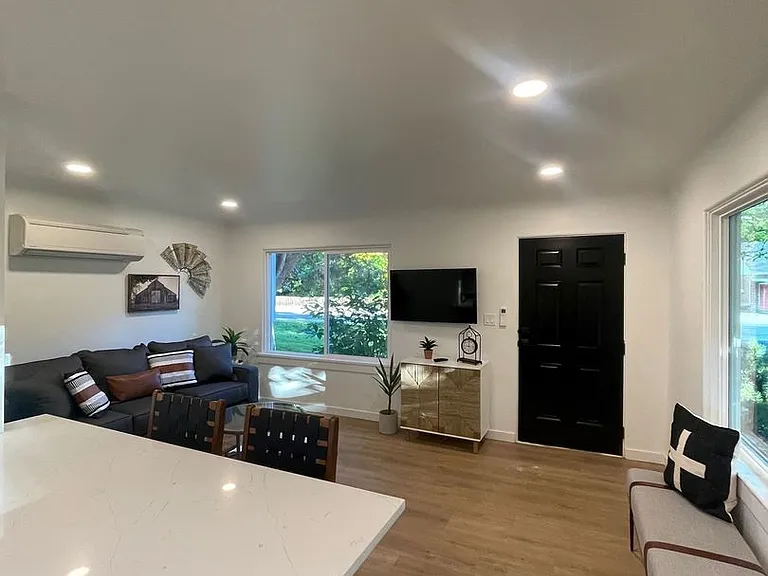 4623 W Catalpa Dr — Photo 7