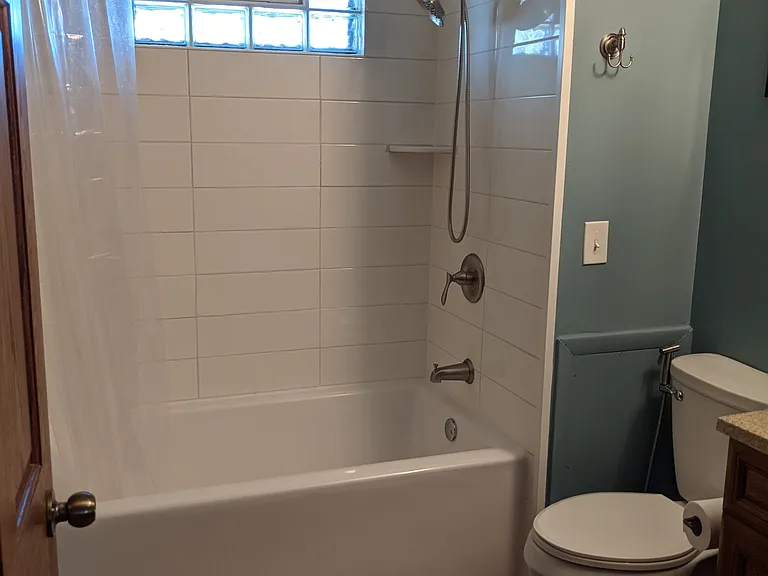 5226 Drummond Rd — Photo 14