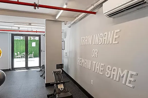 Rented by REAL New York | media 23