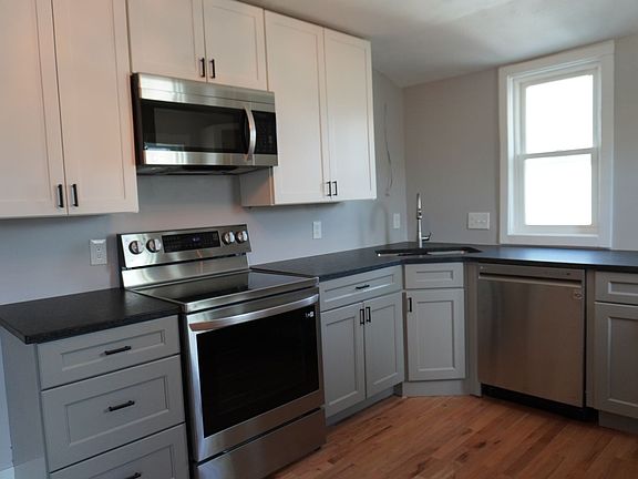 2nd image of 1029 S 31st St APT 2