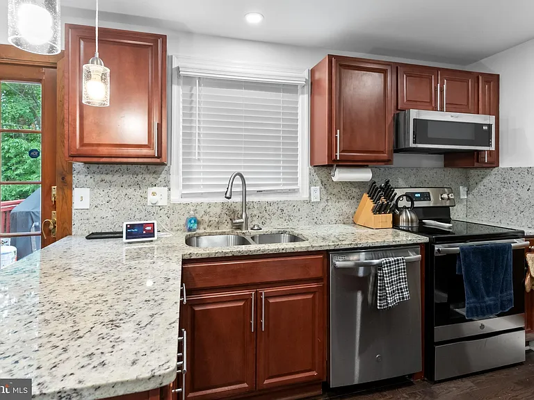 8113 Loving Forest Ct — Photo 19
