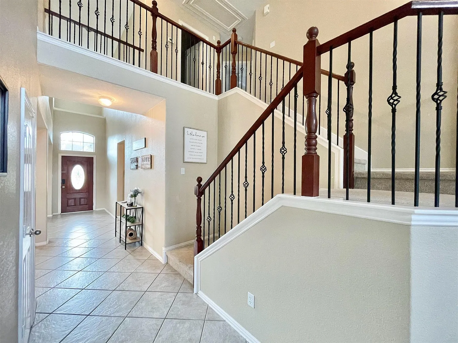 5 bed, 3.0 bath, 2636 sqft, $2,850 — Photo 3