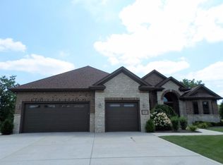 927 Kleven Ln, Crown Point, IN 46307