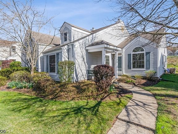 2nd image of 412 Cardinal Ln