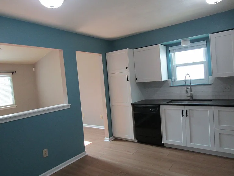 1884 Eunice Ct — Photo 10