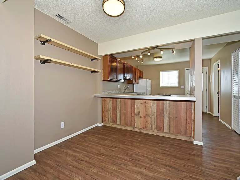 2350 Washo Cir — Photo 6