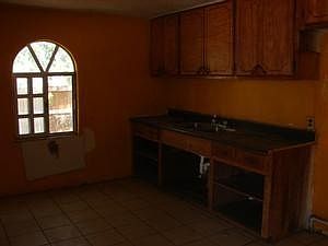 2nd image of 609 E Chapoy St