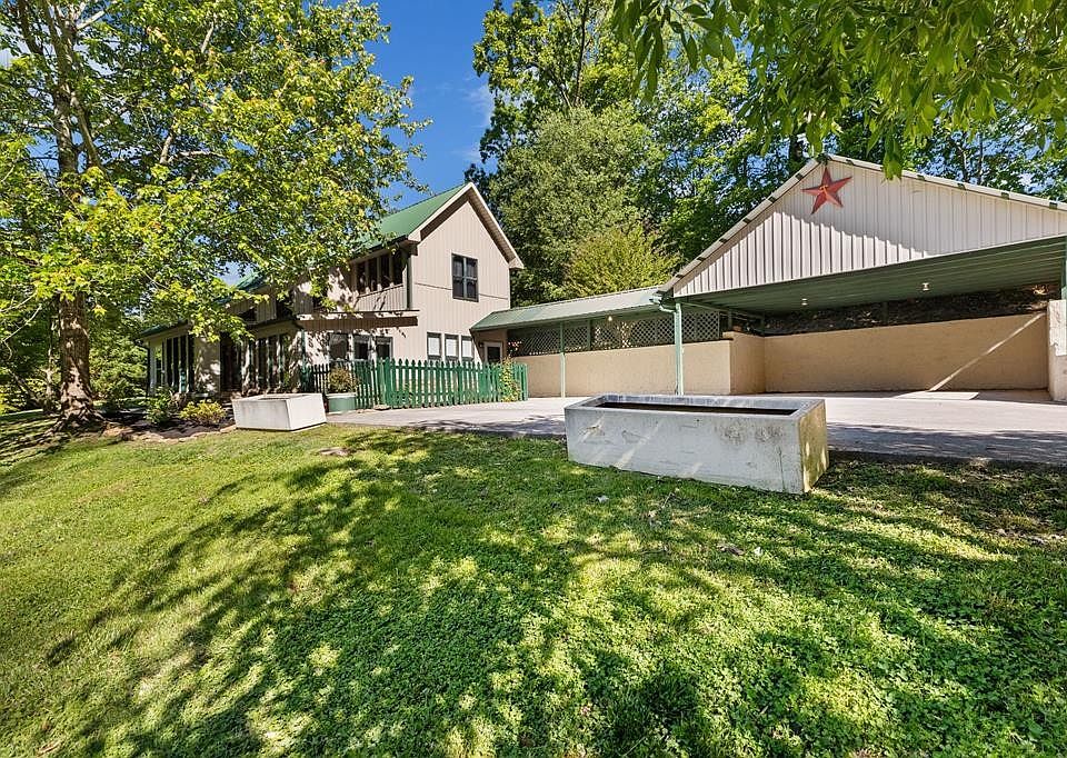1st image of 435 Edgewood Dr