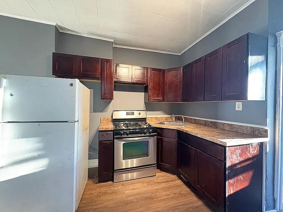 1st image of 163 Clendenny Ave #2RA