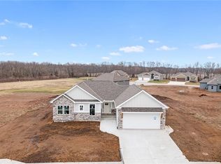 803 W Solomon Dr, Lone Jack, MO 64086