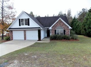 4121 Batesburg Dr, Hope Mills, NC 28348