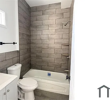 2 bed, $1,600 — Photo 3