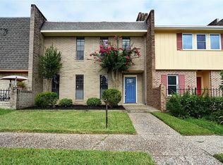 2466 Country Club Dr, Pearland, TX 77581