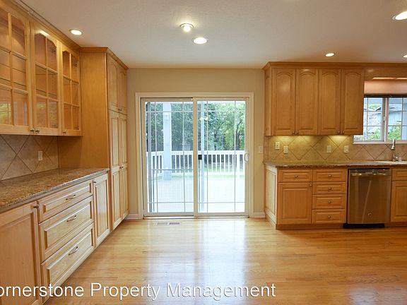 5th image of 734 Calero Ave