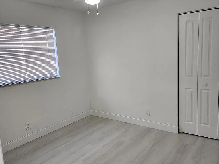 320 NW 4th Ave #1 — Photo 15