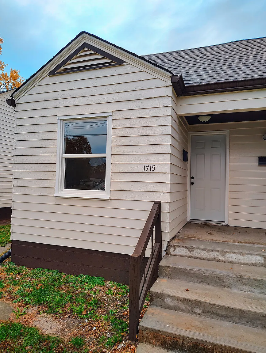 1715 E 34th St photo 1