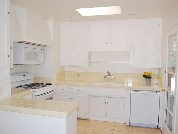 3rd image of 315 La Marina
