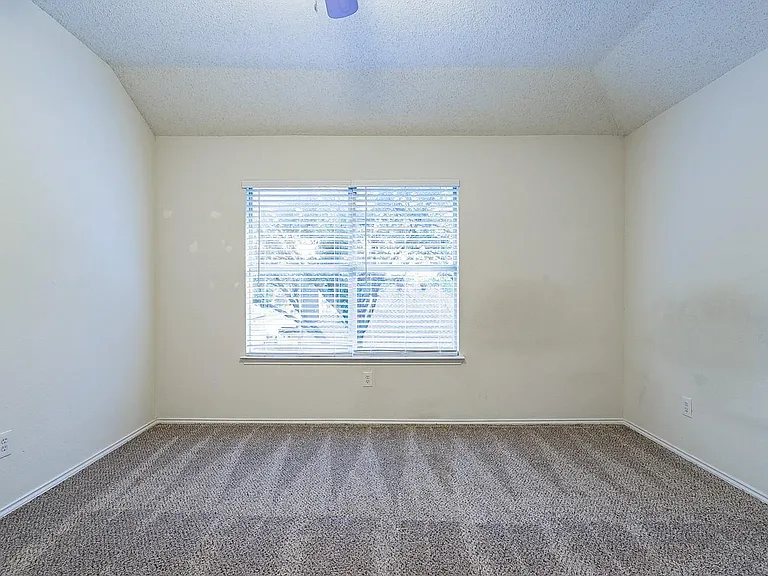 1408 Belaire Dr — Photo 13
