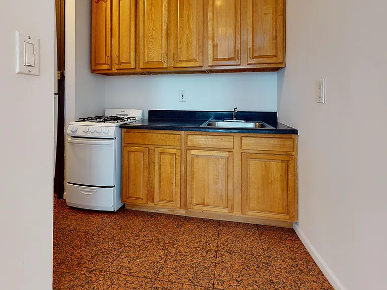 249 E 53rd St #3C — Photo 5
