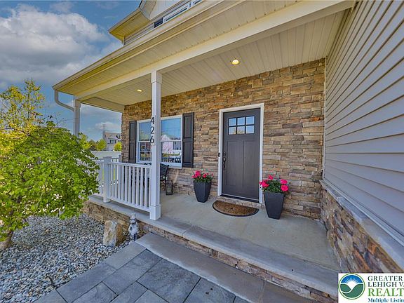 3rd image of 426 Freedom Ct