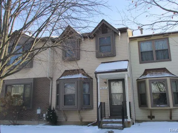 3016 Carly Ct, Auburn Hills, MI 48326