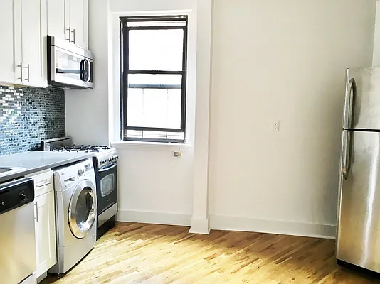 Rented by Bohemia Realty Group | media 19