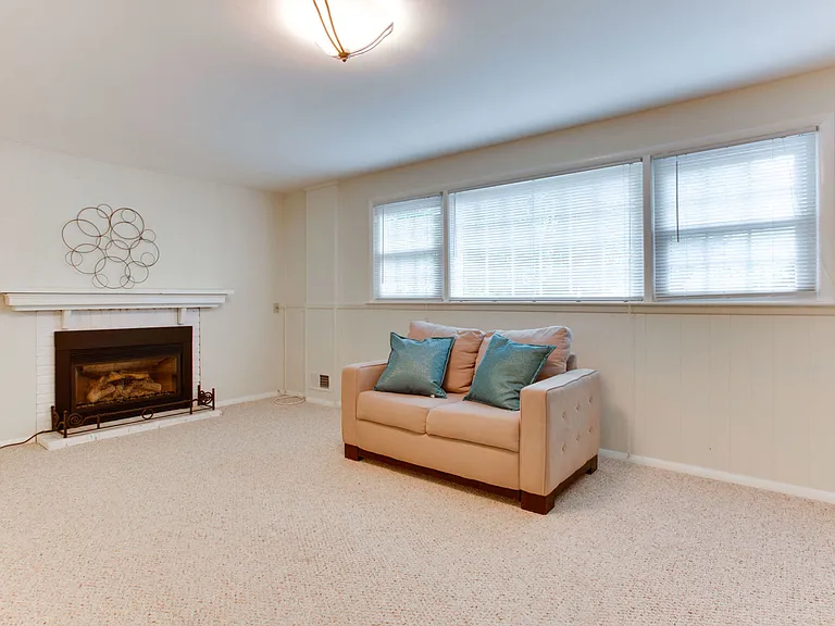 9112 Santayana Dr — Photo 27