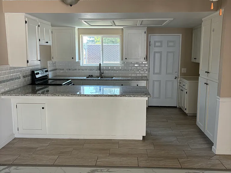 35384 John Albert Dr — Photo 4