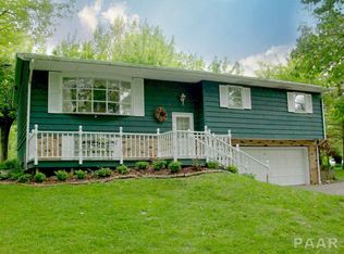 95 Thrush Ave, Pekin, IL 61554