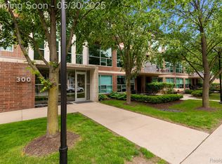 300 Hamilton St APT 203, Plymouth, MI 48170
