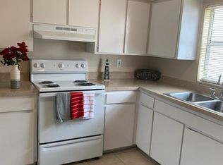8731 N 50th St APT B, Tampa, FL 33617