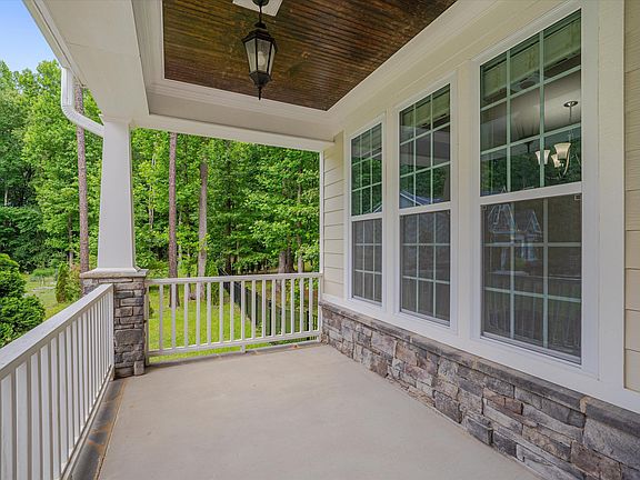 3rd image of 54 San Martino Dr