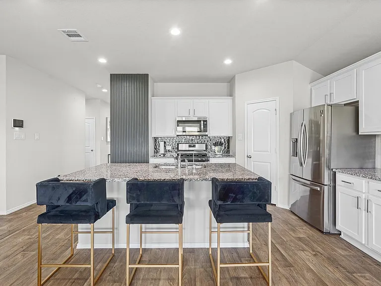 4326 Orsini Ln — Photo 6