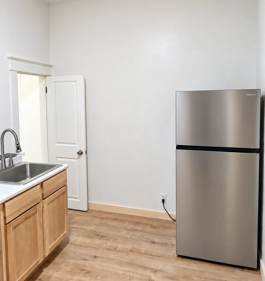 Studio, $825 — Photo 3