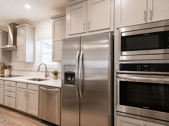 3rd image of 1095 Nicklaus Drive