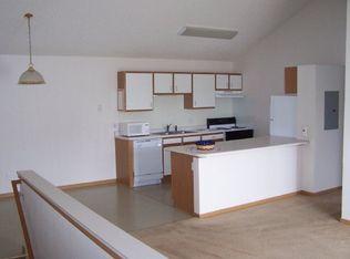 742 Cleveland Ave SW APT 201, Hutchinson, MN 55350