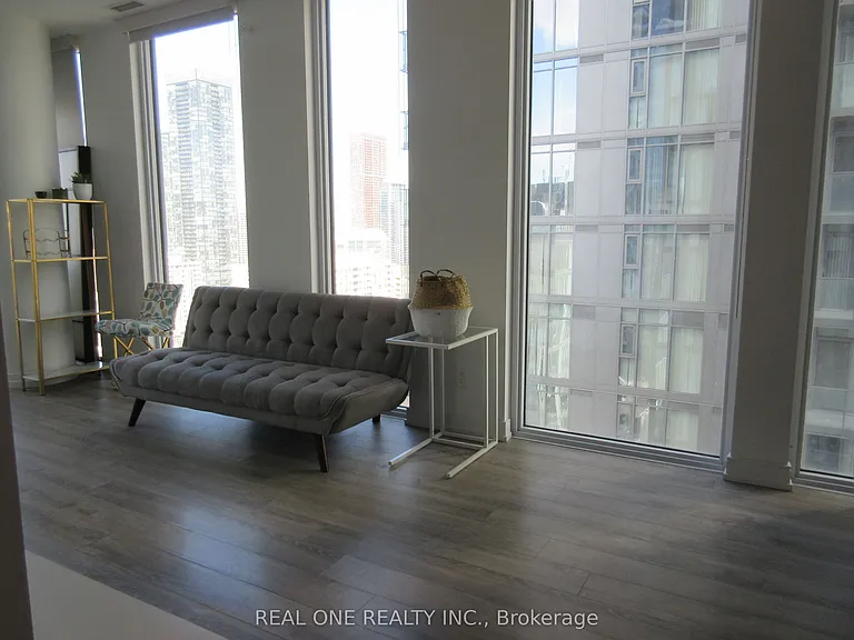 28 Wellesley St E #2207 — Photo 7