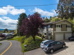 1090 Vista Dr, Fortuna, CA 95540
