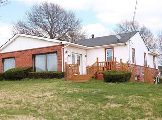 9825 N Oak Trafficway, Kansas City, MO 64155