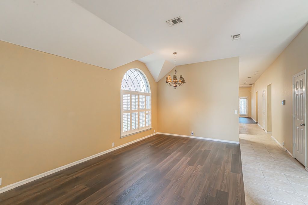611 Primavera Dr, Arlington, TX - View 6