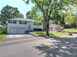 122 Scott Cir, Dedham, MA 02026