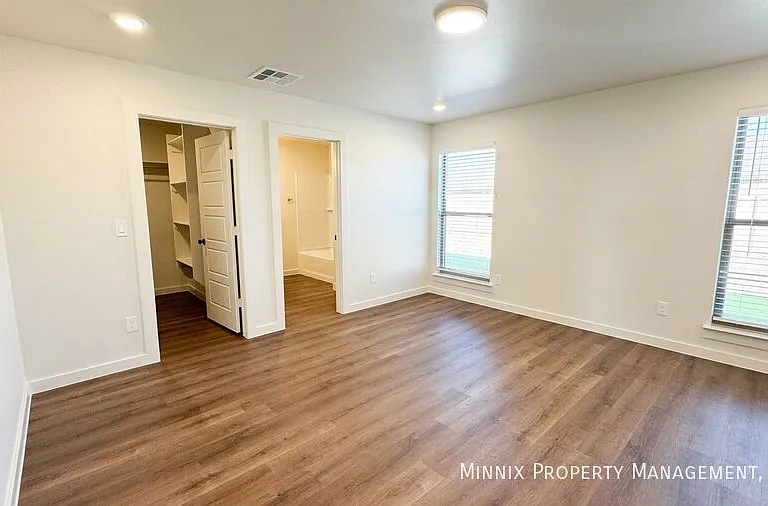 2127 Langford Ave — Photo 14