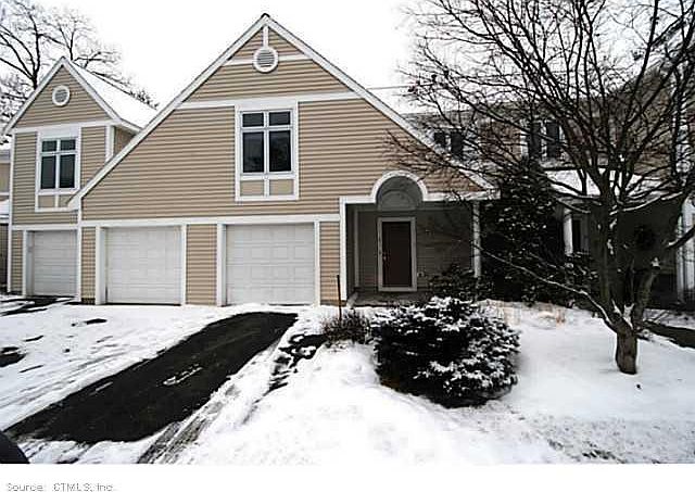 1st image of 4 Essex Court #4