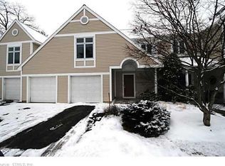 4 Essex Ct #4, Avon, CT 06001