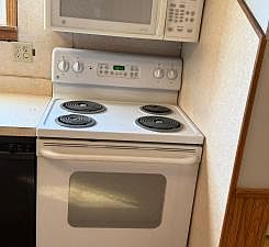 4th image of 303 E Lafayette St