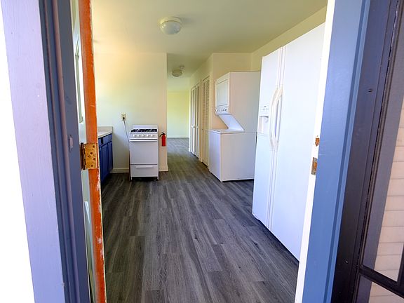3rd image of 500 Jackson St