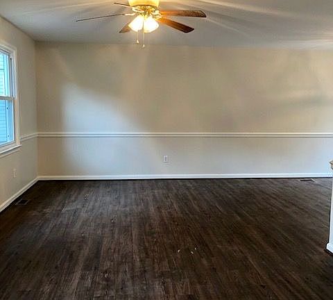 3rd image of 1602 Huntington Ct