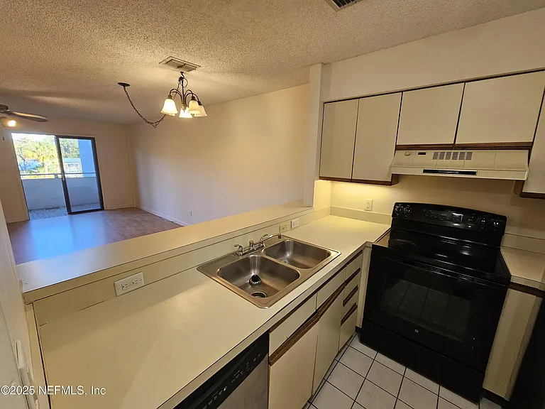 1307 River Hills Cir E #16 — Photo 14